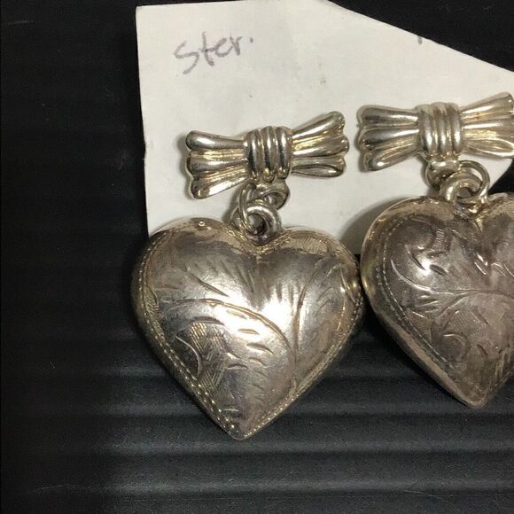 Beautiful vintage bow and quarter size heart sterling, silver earrings - Picture 2 of 5